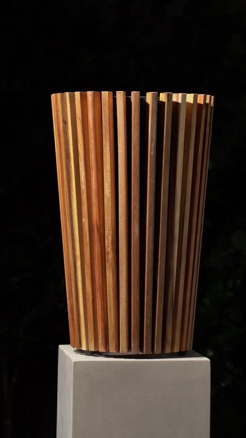 Кашпо TREEZ Effectory - Timberline - Высокий конус - Тёмное дерево фото